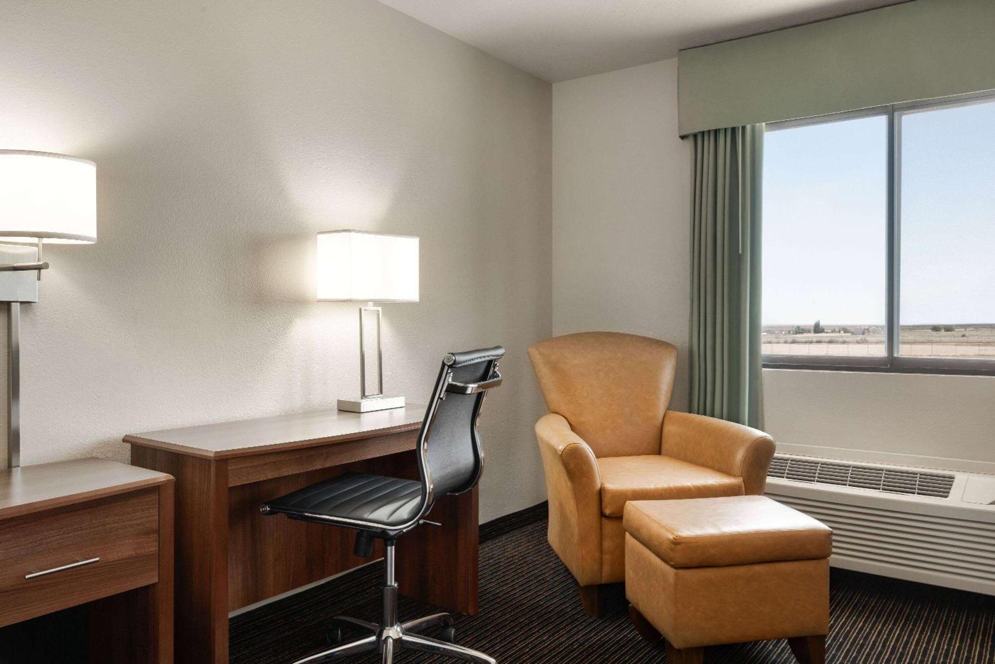 Travelodge By Wyndham Vaughn מראה חיצוני תמונה